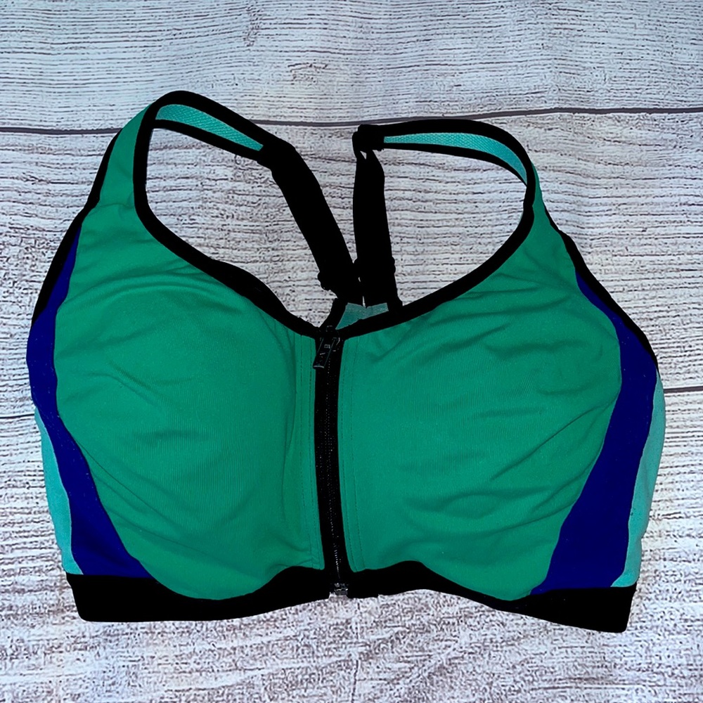 VICTORIA'S SECRET
Knockout High Impact Front-Close Sports Bra 34DDD